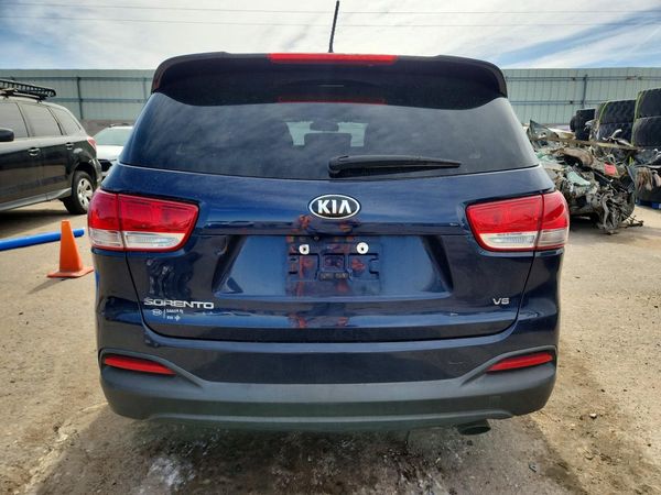 2017 KIA SORENTO L, LX
