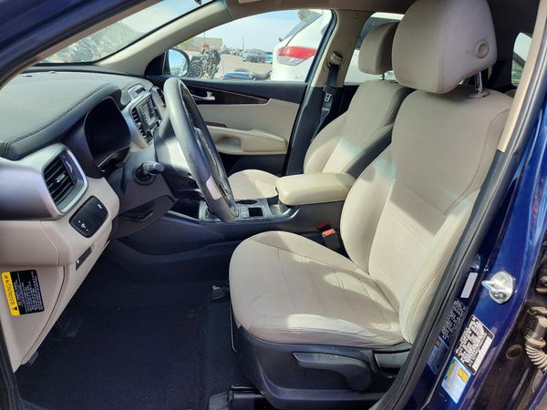2017 KIA SORENTO L, LX