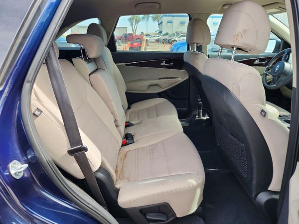 2017 KIA SORENTO L, LX