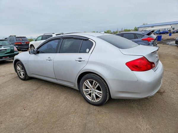 2015 INFINITI Q40