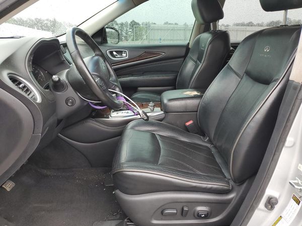 2013 INFINITI JX35 — DENT