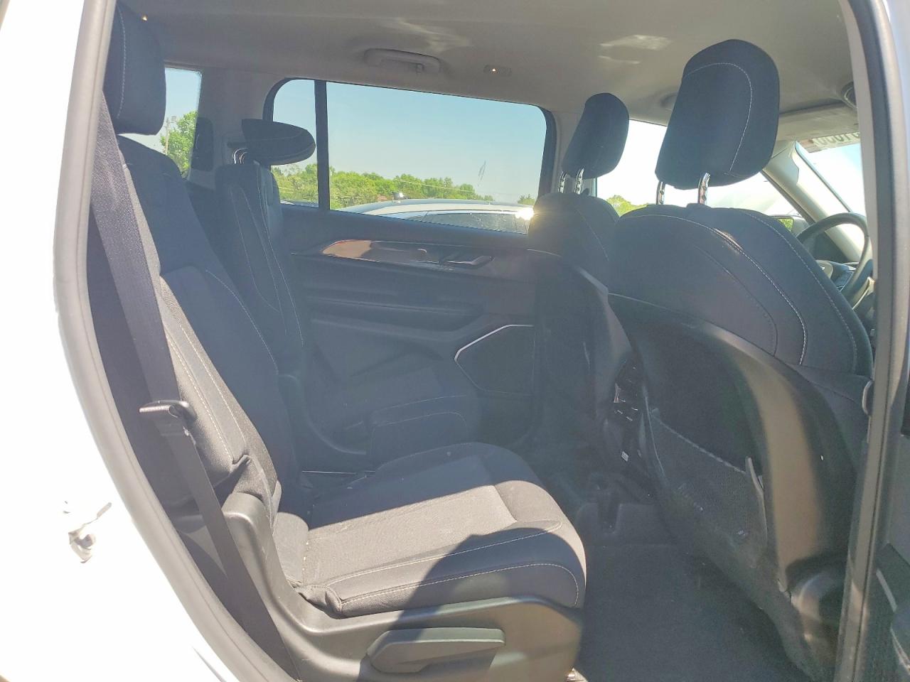 2022 JEEP GRAND CHEROKEE L LAREDO 4X4