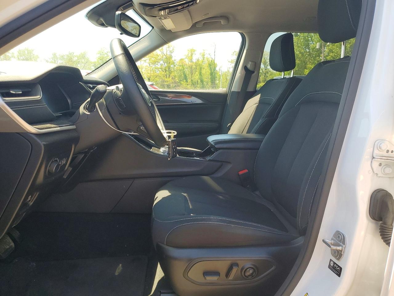 2022 JEEP GRAND CHEROKEE L LAREDO 4X4