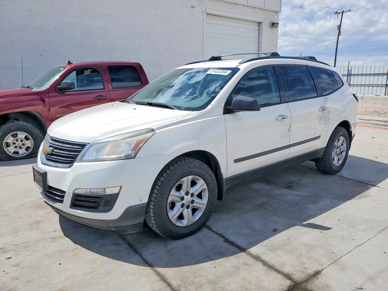 2014 CHEVROLET TRAVERSE LS