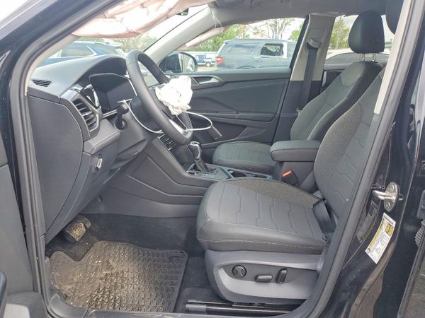 2025 VOLKSWAGEN TAOS SE Black