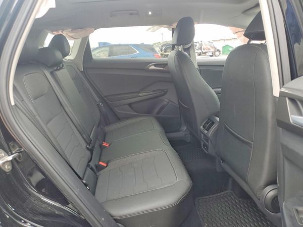 2025 VOLKSWAGEN TAOS SE Black