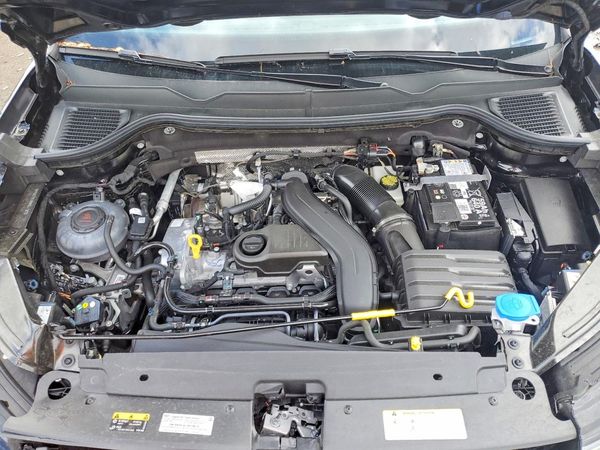 2025 VOLKSWAGEN TAOS SE Black