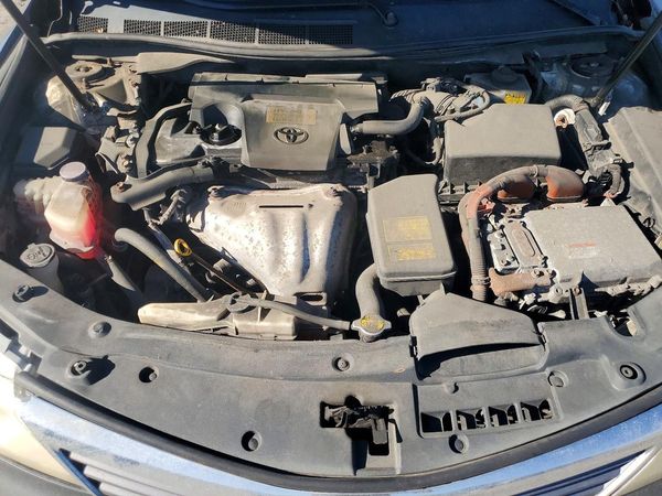 2014 TOYOTA CAMRY SOLA Hybrid — Engine bay