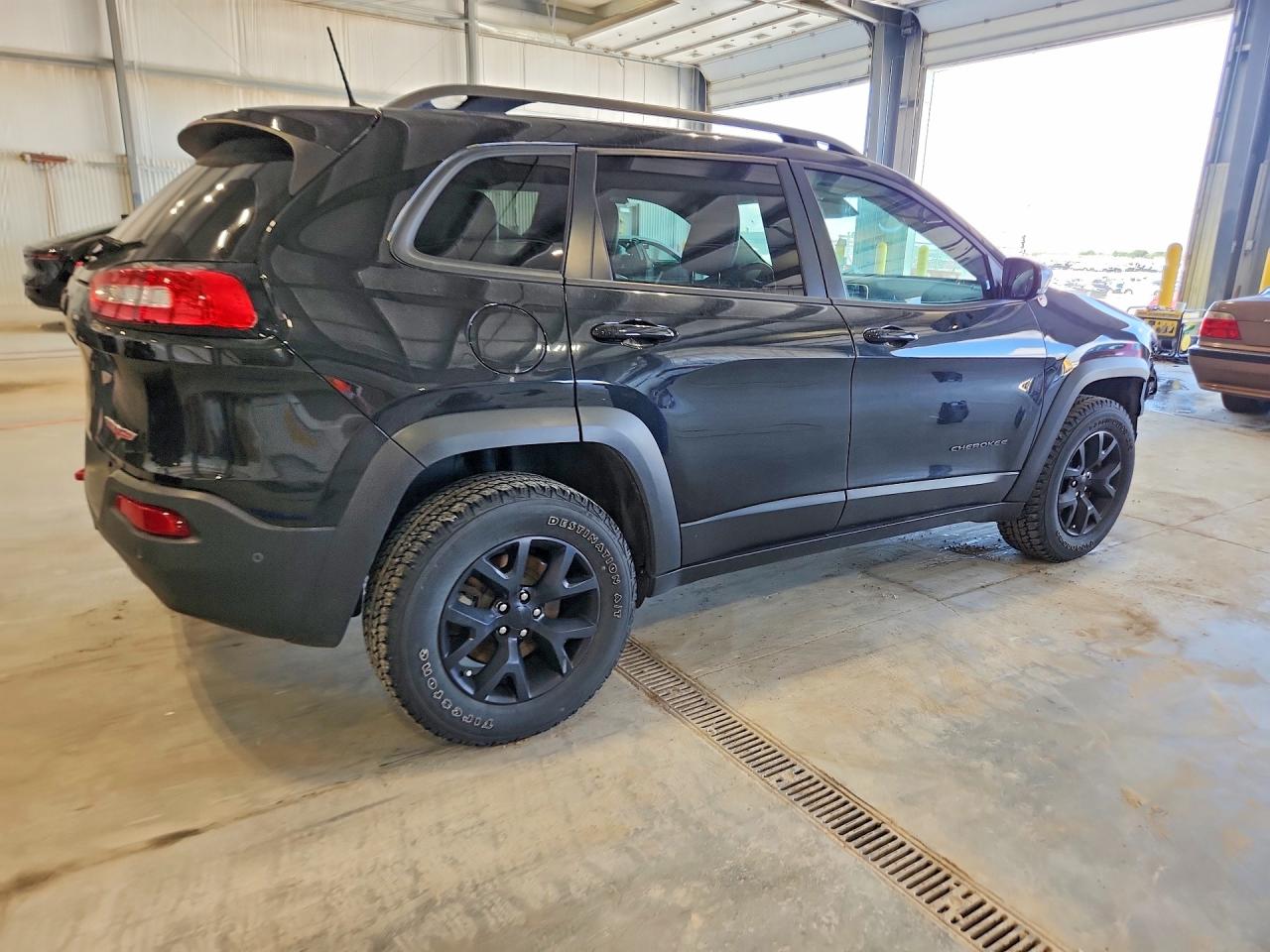 2016 JEEP CHEROKEE TRAILHAWK 4X4