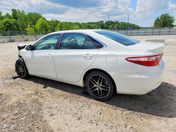 2015 TOYOTA CAMRY