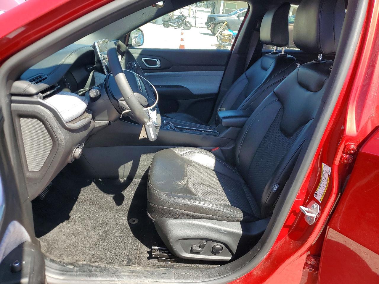 2025 JEEP COMPASS North, Latitude