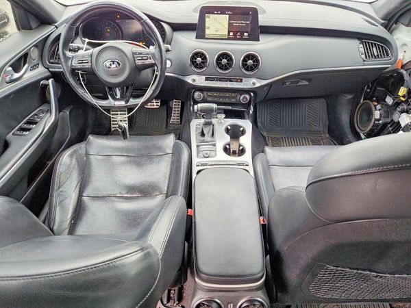 2019 KIA STINGER GT1