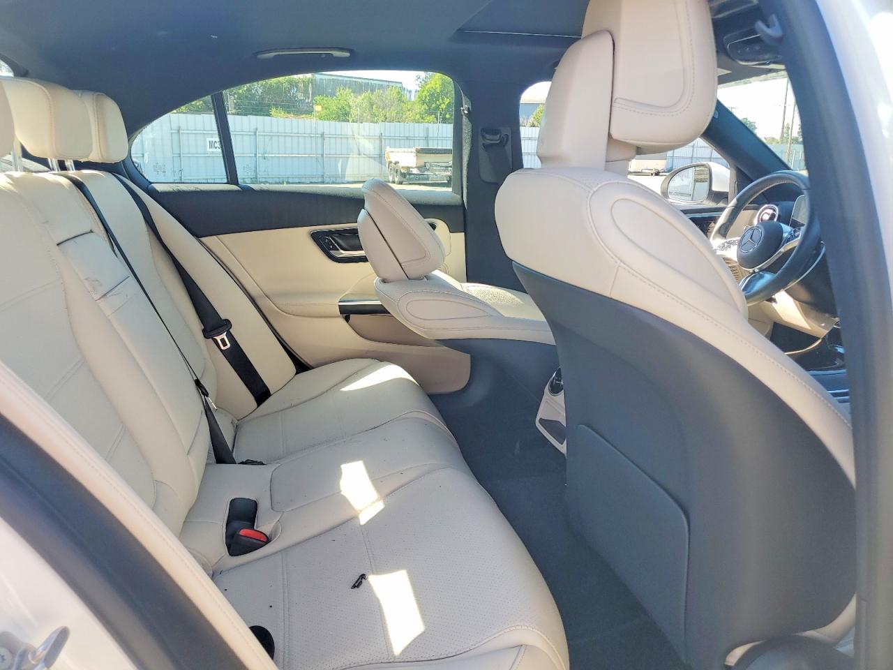 2024 MERCEDES-BENZ C C300