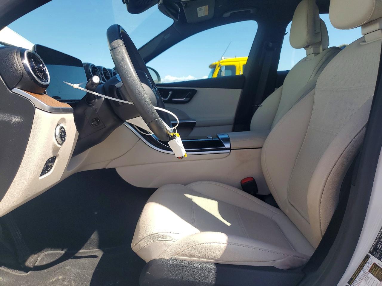 2024 MERCEDES-BENZ C C300