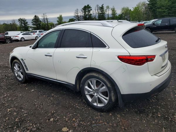 2016 INFINITI QX70