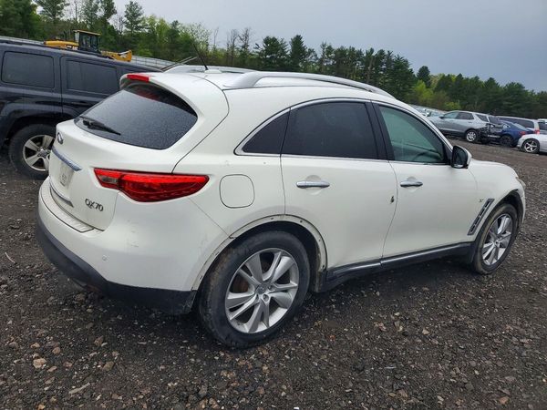 2016 INFINITI QX70