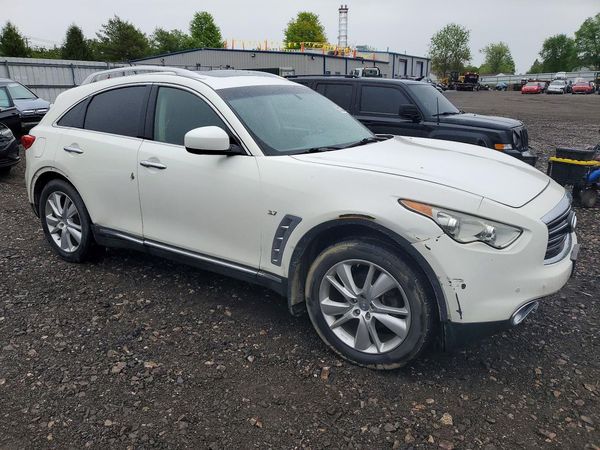 2016 INFINITI QX70