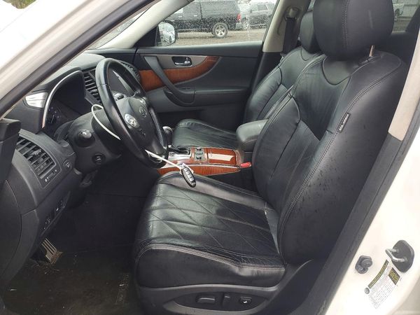 2016 INFINITI QX70