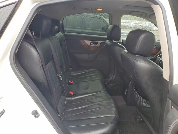 2016 INFINITI QX70