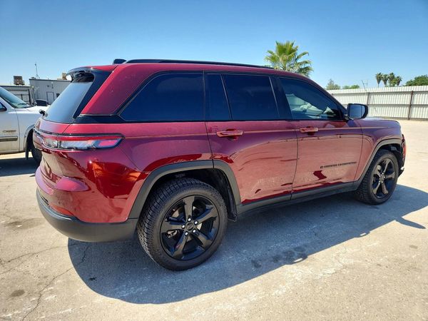 2023 JEEP GRAND CHEROKEE LAREDO 4X4