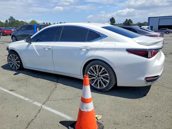 2021 LEXUS ES 300h Premium