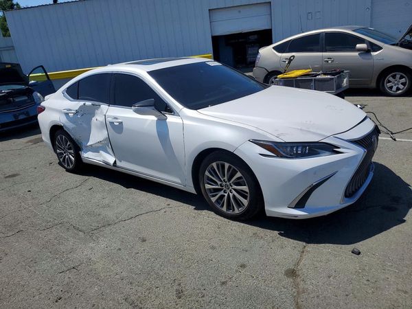 2021 LEXUS ES 300h Premium