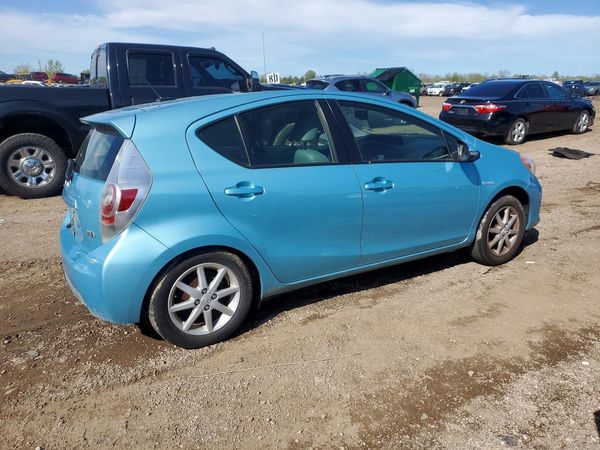 2013 TOYOTA PRIUS
