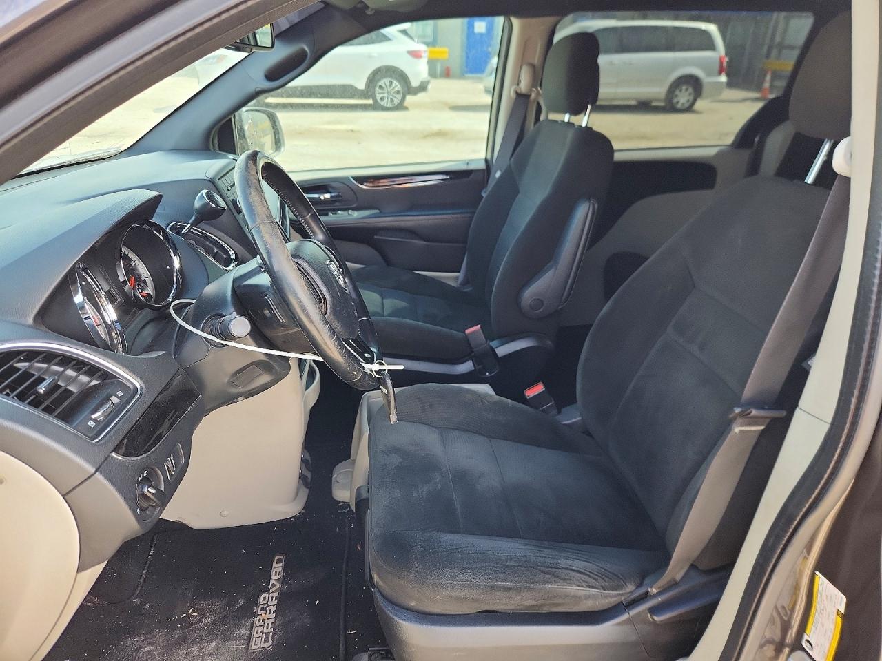 2016 DODGE GRAND CARAVAN SE