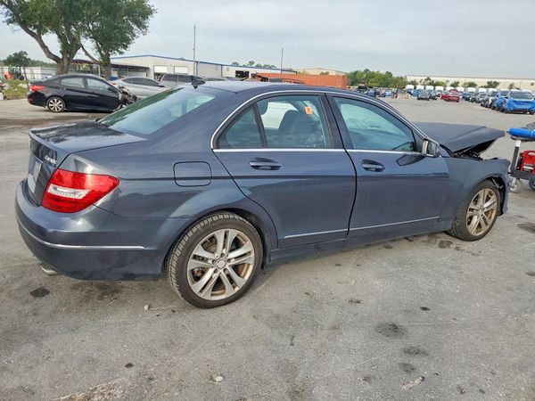 2013 MERCEDES-BENZ C