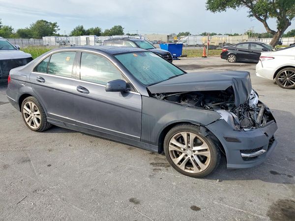 2013 MERCEDES-BENZ C