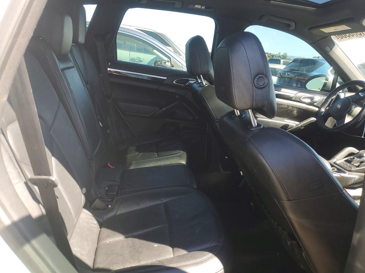 2013 PORSCHE CAYENNE