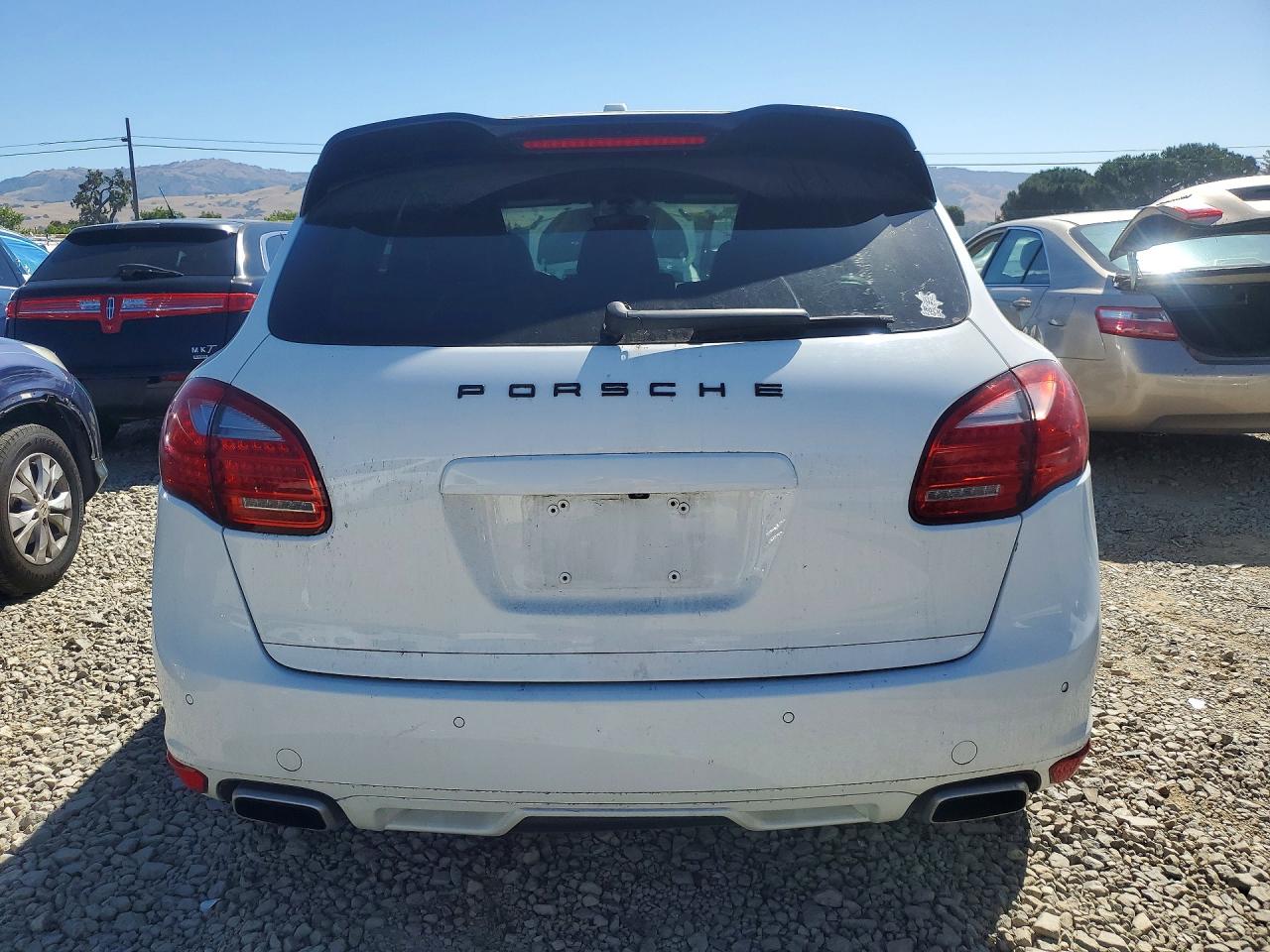 2013 PORSCHE CAYENNE