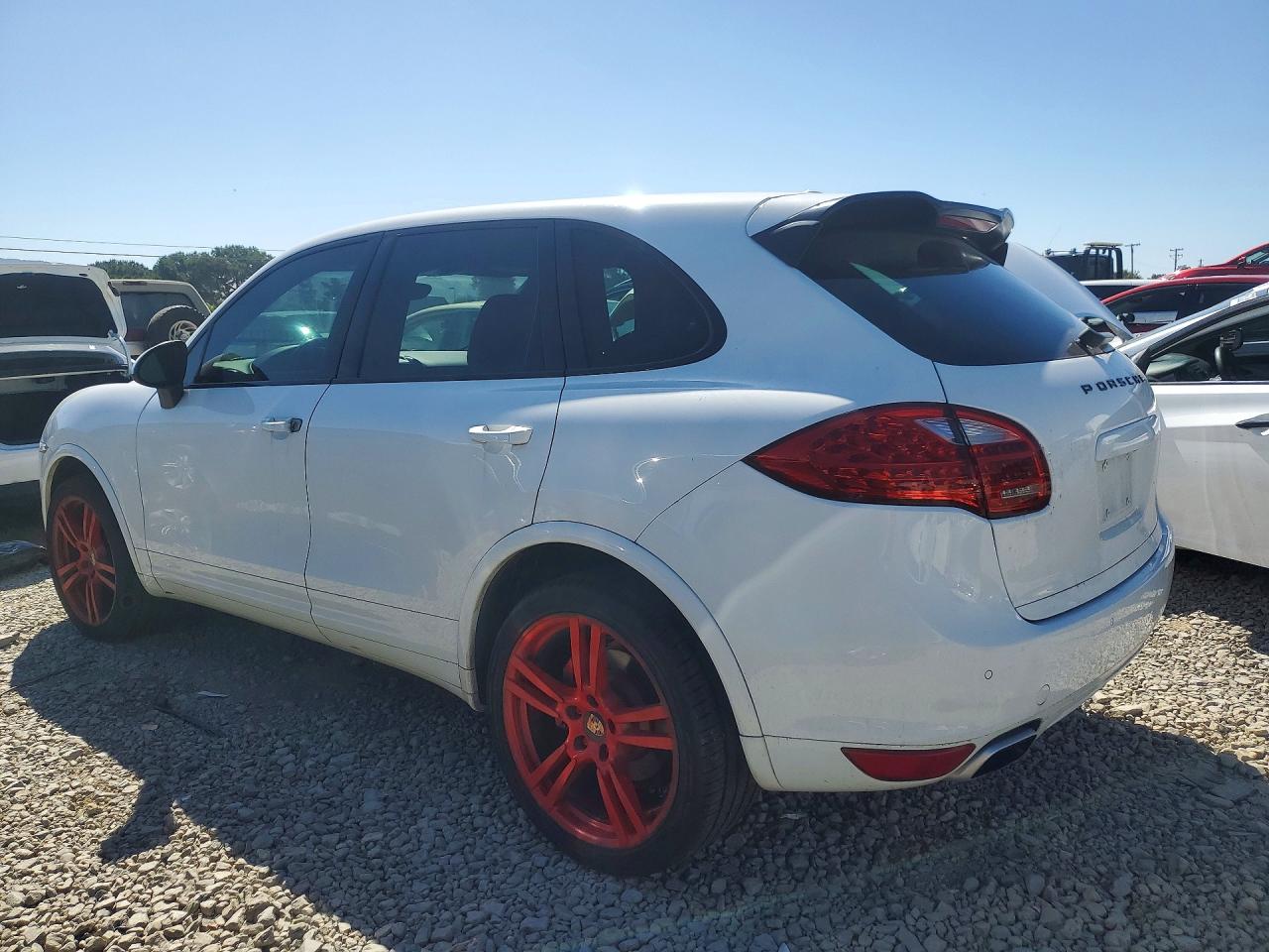 2013 PORSCHE CAYENNE