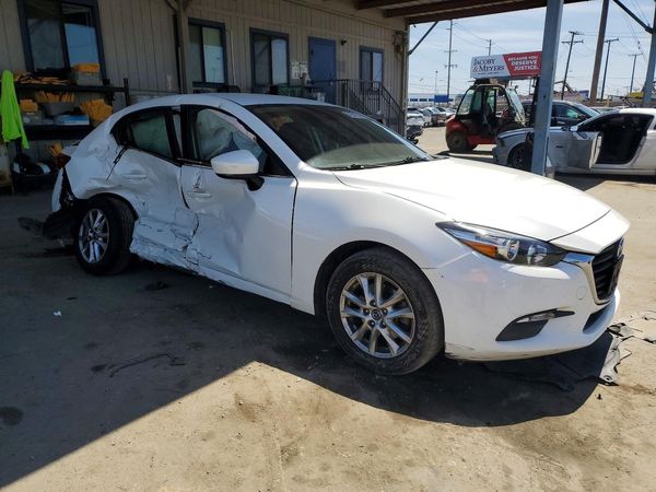 2018 MAZDA 3