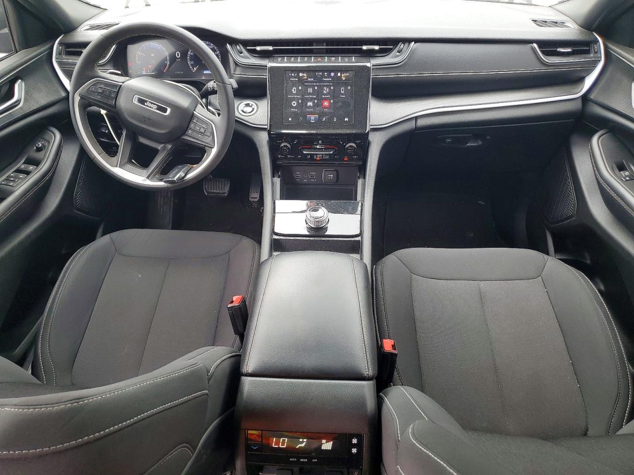 2024 JEEP GRAND CHEROKEE L LAREDO 4X2