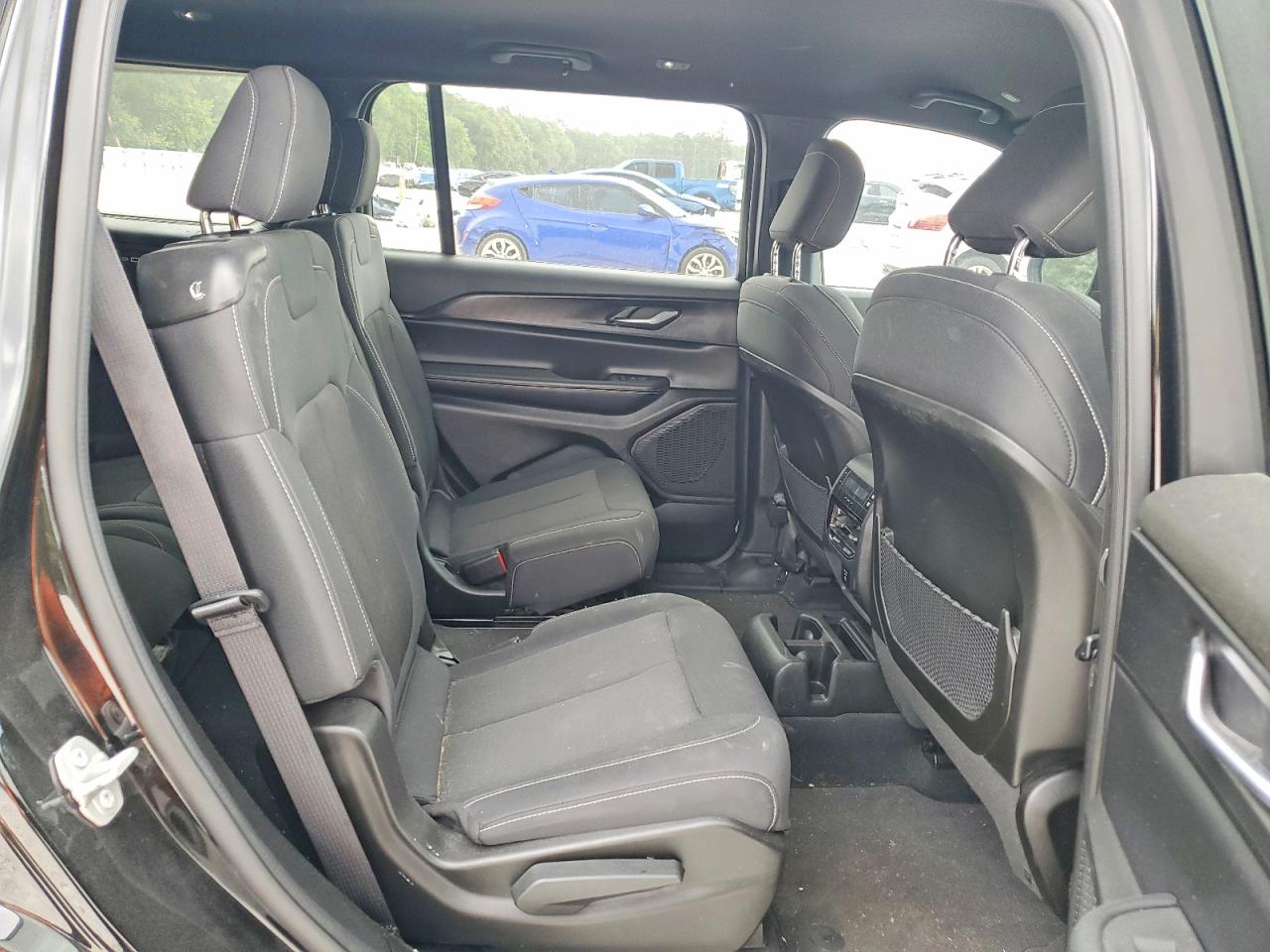 2024 JEEP GRAND CHEROKEE L LAREDO 4X2