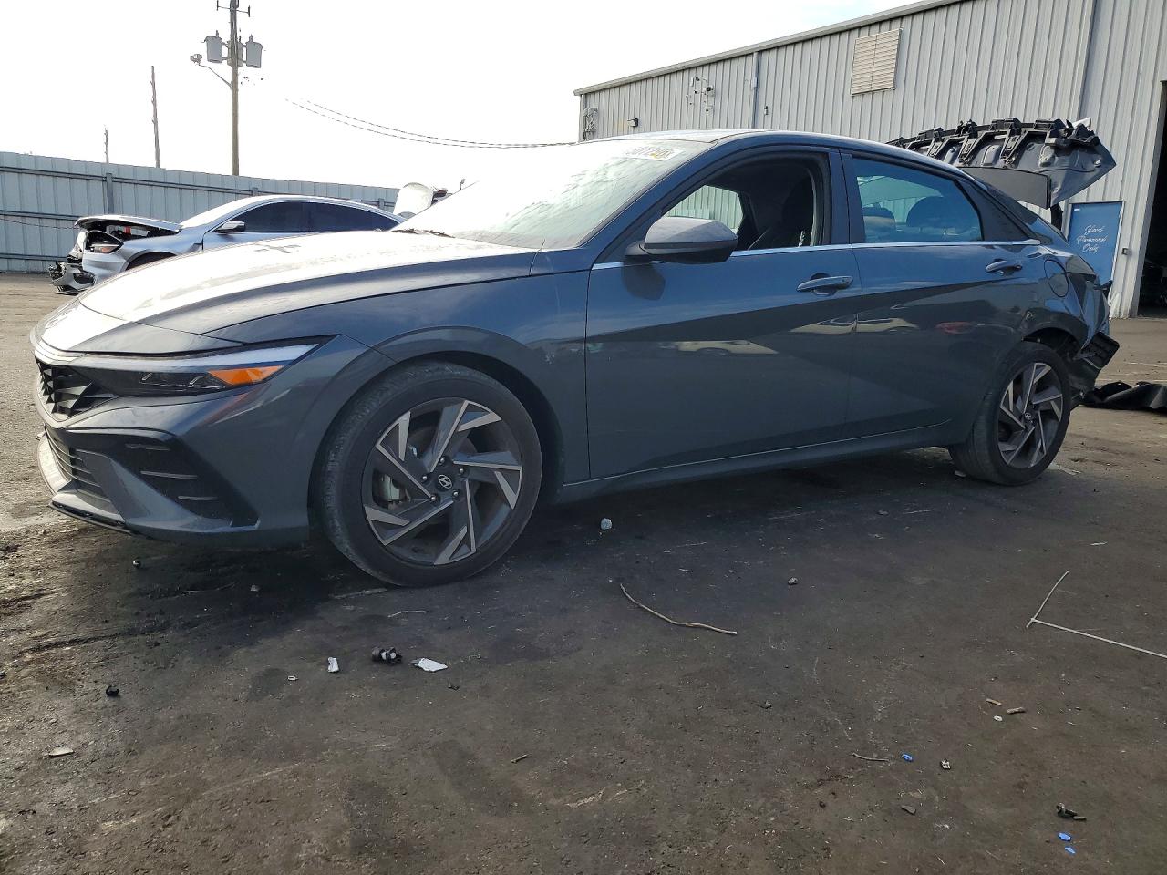 2024 HYUNDAI ELANTRA