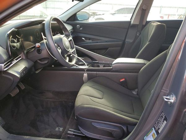 2024 HYUNDAI ELANTRA