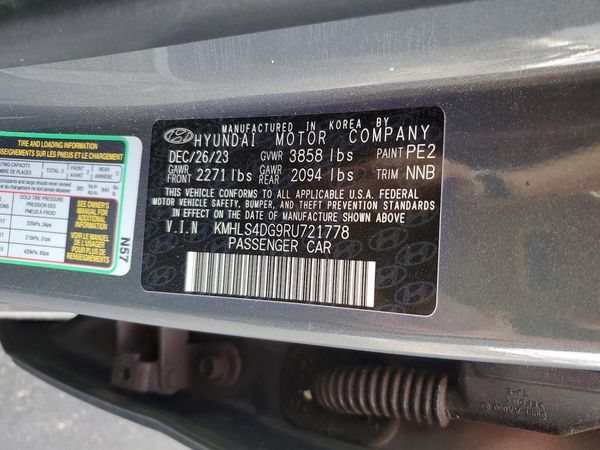 2024 HYUNDAI ELANTRA
