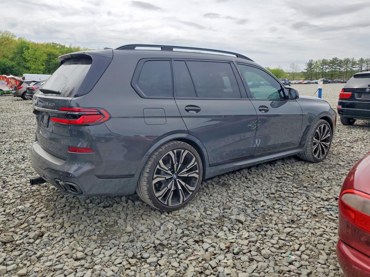 2025 BMW X7