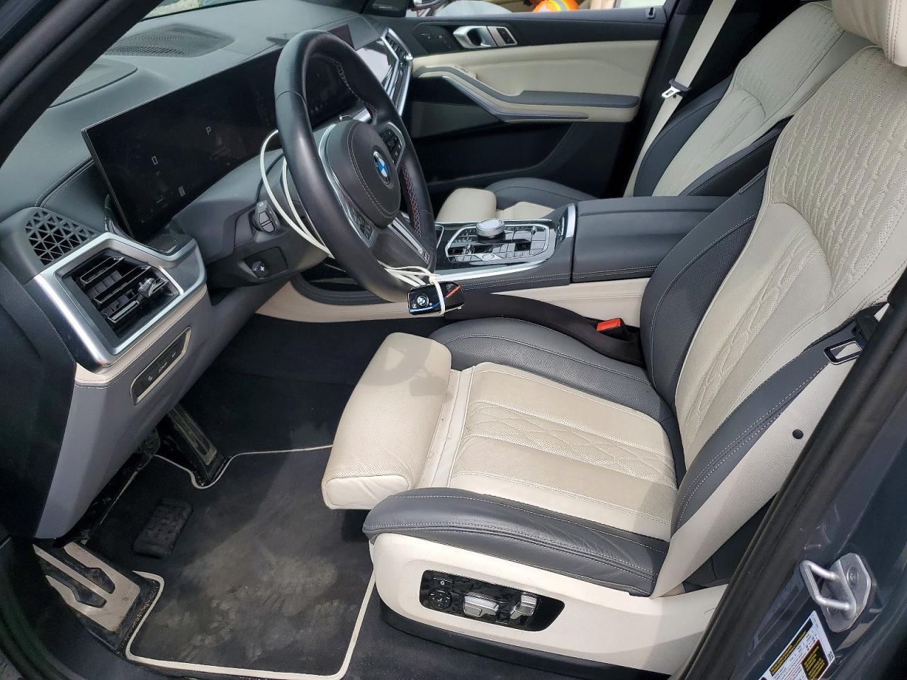 2025 BMW X7