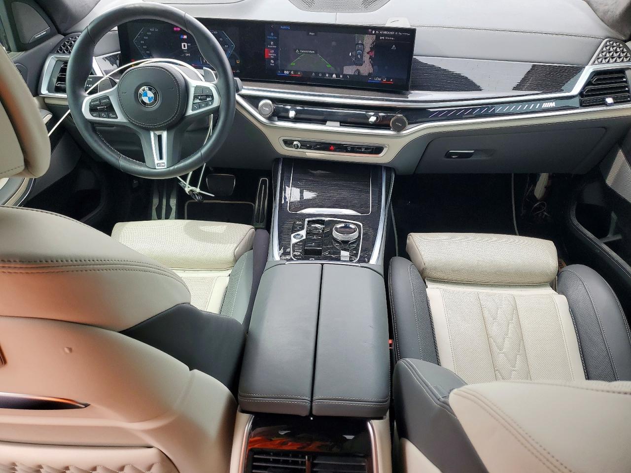 2025 BMW X7