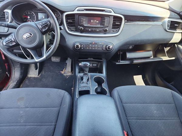 2017 KIA SORENTO L, LX