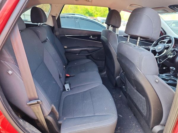 2017 KIA SORENTO L, LX