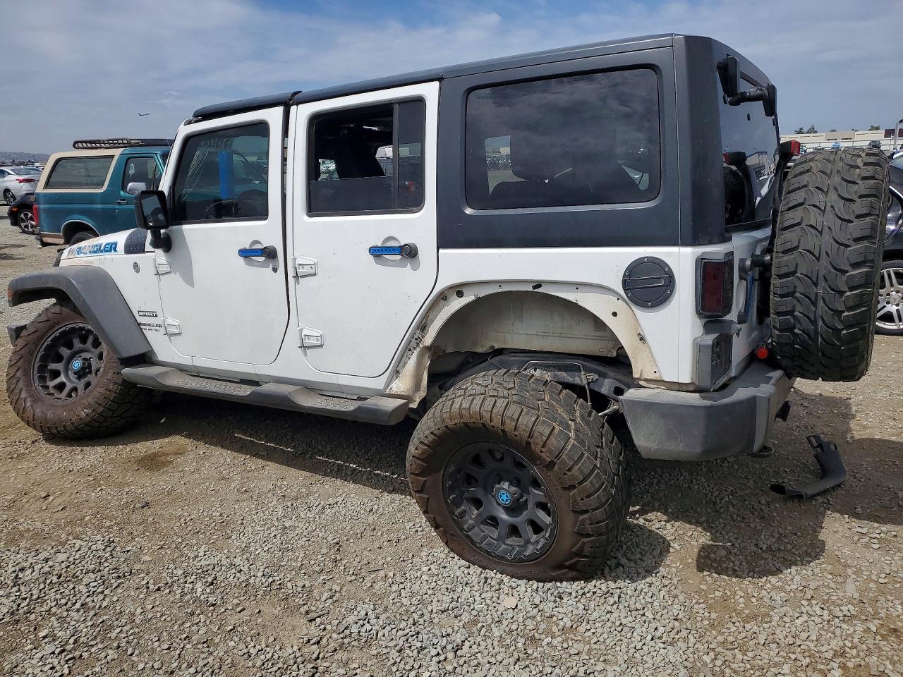 2017 JEEP WRANGLER UNLIMITED SPORT 4X4