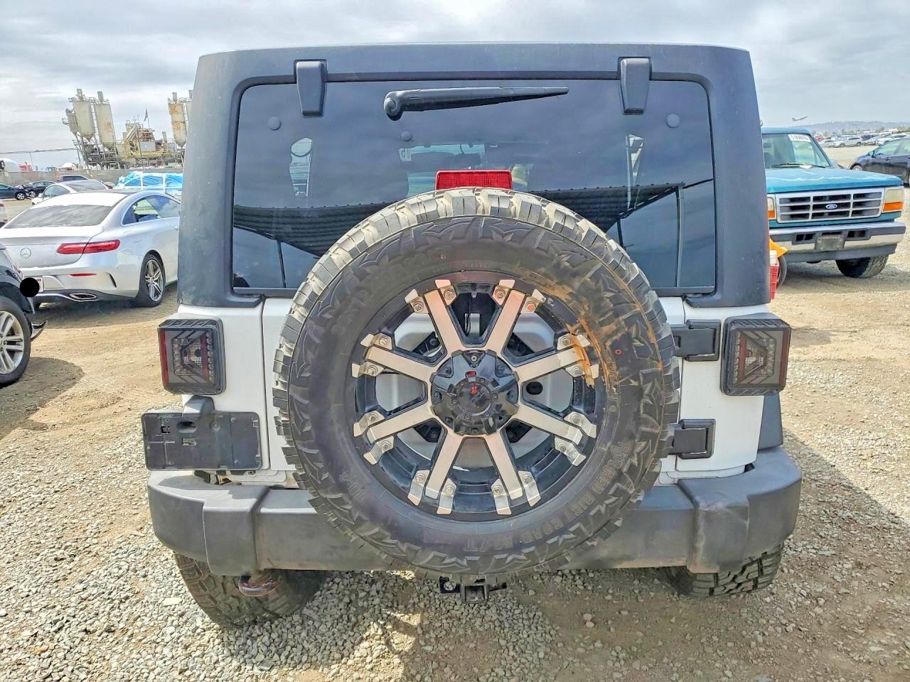 2017 JEEP WRANGLER UNLIMITED SPORT 4X4