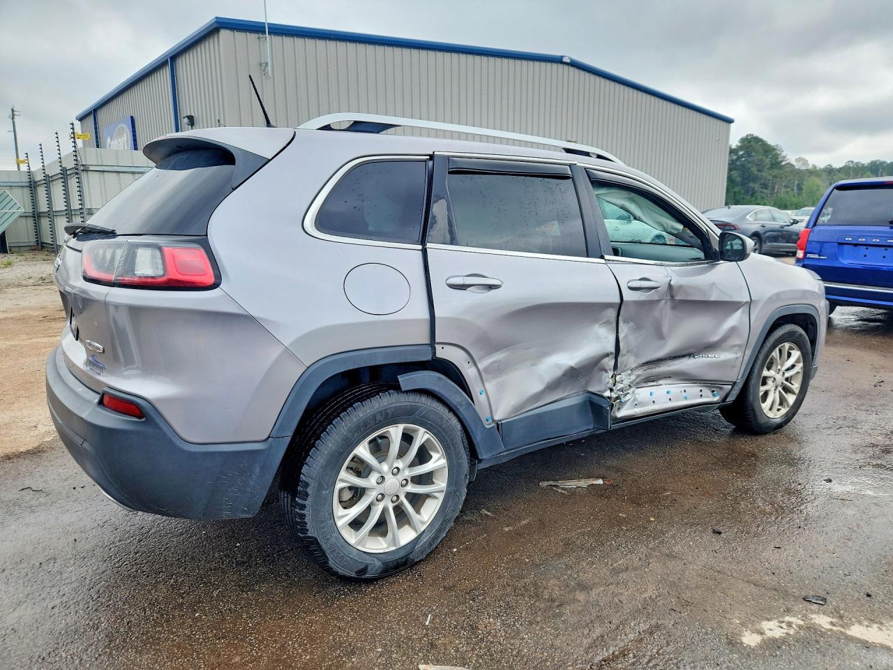 2019 JEEP CHEROKEE LATITUDE FWD