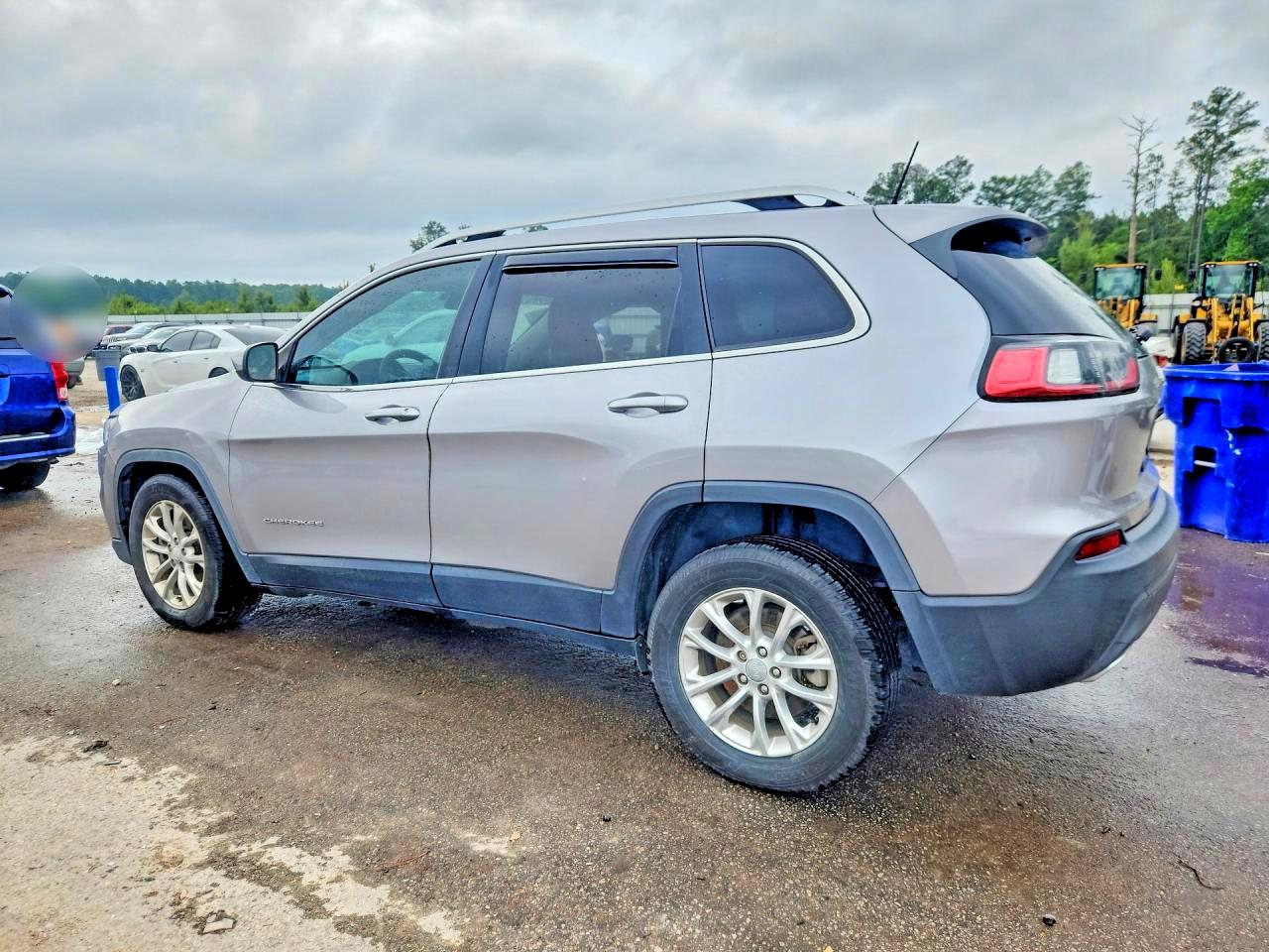 2019 JEEP CHEROKEE LATITUDE FWD