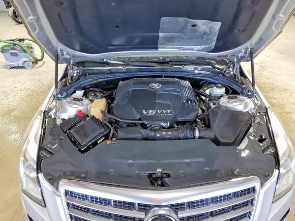 2013 CADILLAC ATS Luxury — Engine bay