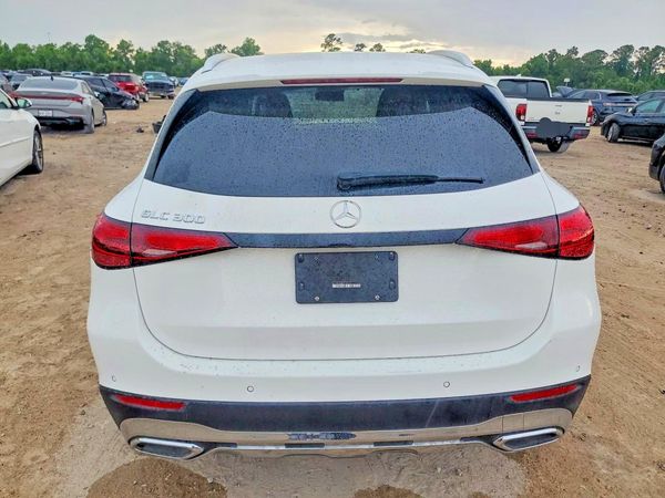 2026 MERCEDES-BENZ GLC GLC300